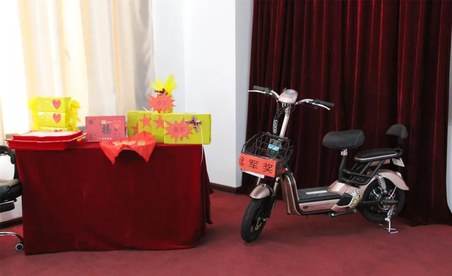 乾港集團八月員工表彰大會