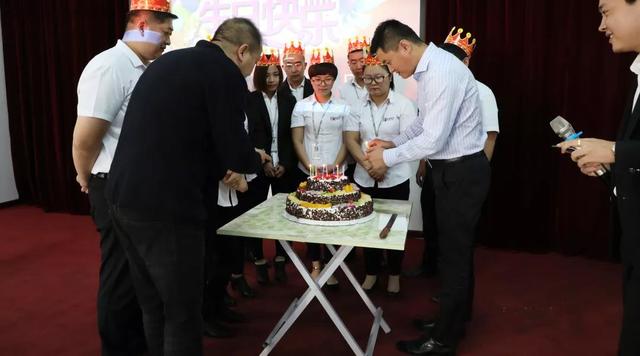 集團(tuán)九月份員工生日會