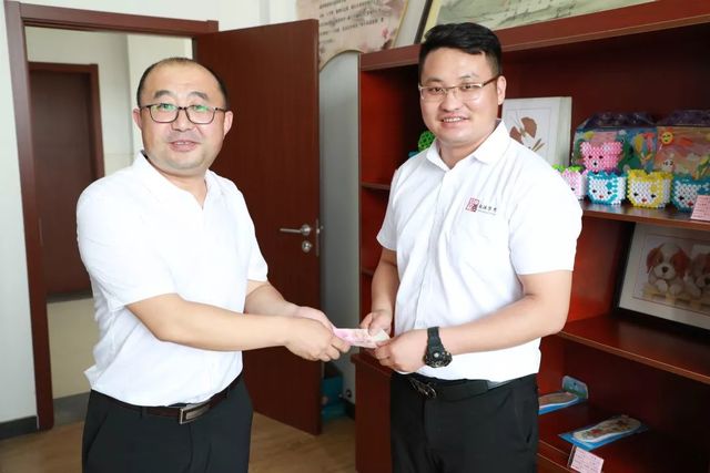 董事長安俊峰以個(gè)人名義向?qū)W校捐贈