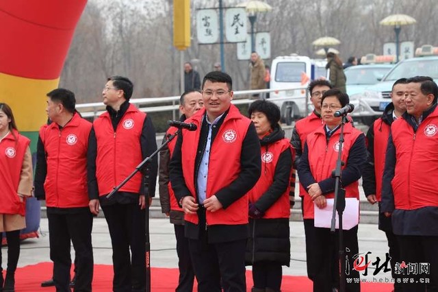 安俊峰參加學雷鋒活動